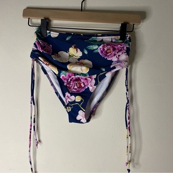 Cupshe Navy Floral Side Cinch High Waist Bikini Bottom - Picture 7 of 7